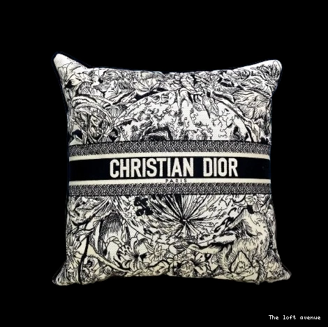 CHRISTIAN PILLOW BLACK MOTIF WORLD 0820